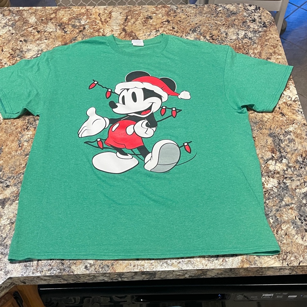 Disney Green Mickey Mouse Short Sleeve Tee 🎄 Size L Christmas Party